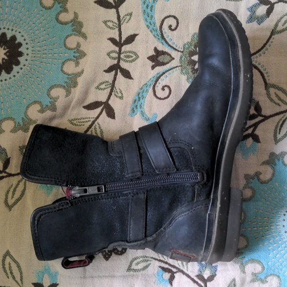 UGG Simmens Black Leather Boots Size 6 - Picture 7 of 9
